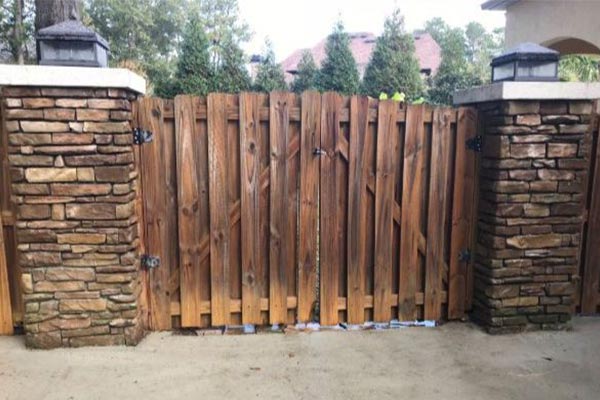 Pressure Washing Fence Cleaning