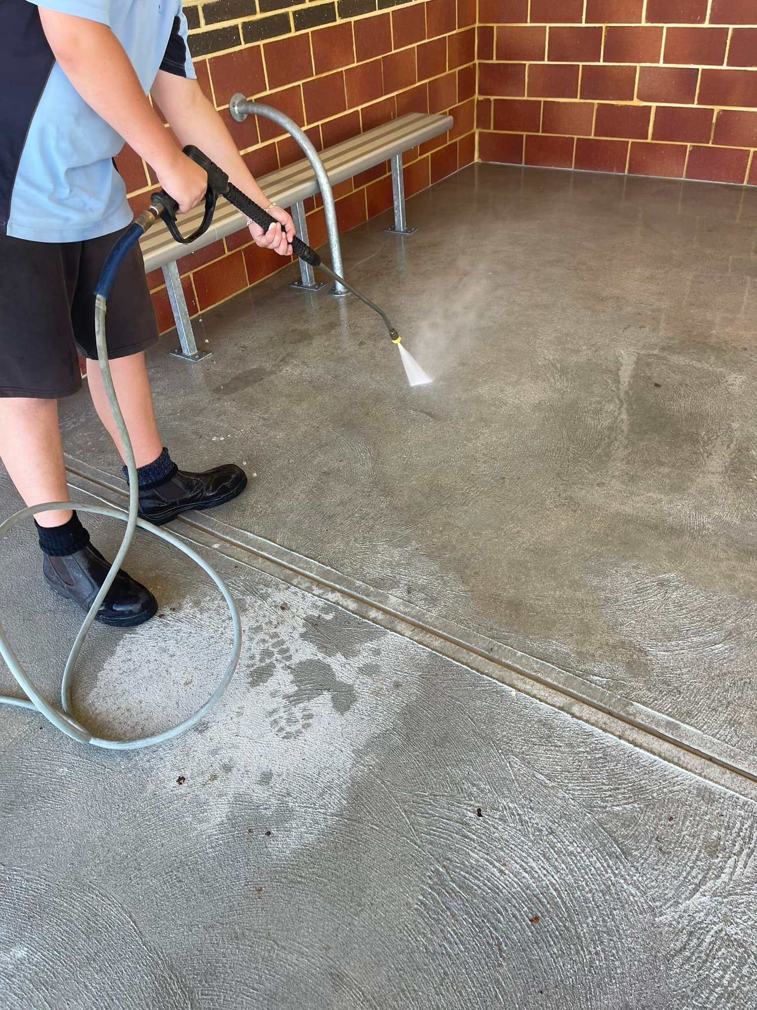 Pressure Washing Concrete 